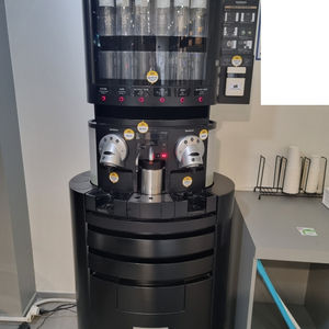 네스프레소 프로페셔널 제미니 220 CS223 풀타워 스탠드 캡슐 커피 머신 기업용 2대 이미지