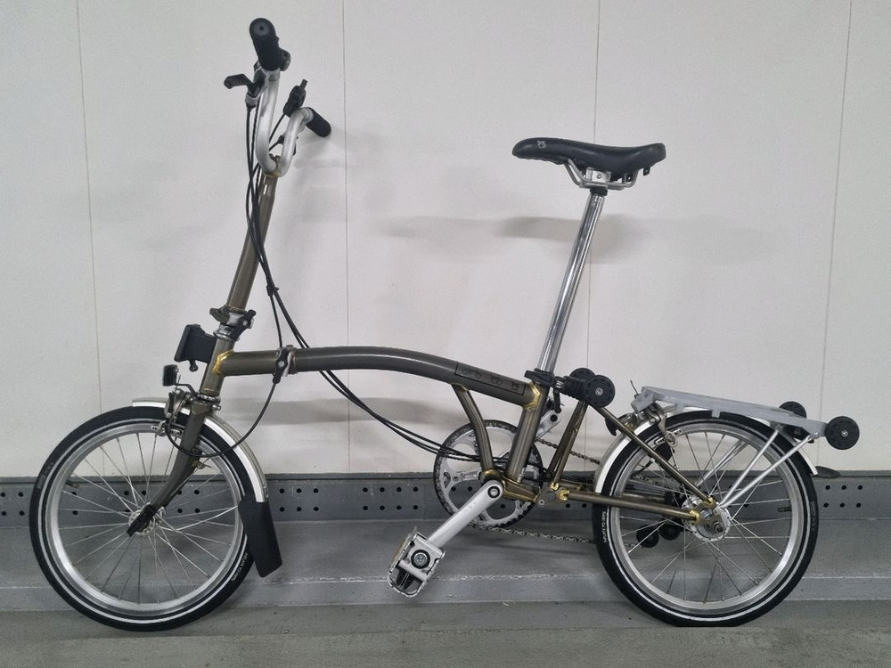 브롬톤 c라인 로우락커 m6r 판매합니다 이미지