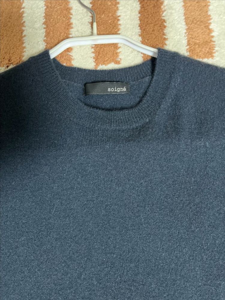 스와니에 캐시미어 니트 가디건 네이비, 쎄모먼 이미지