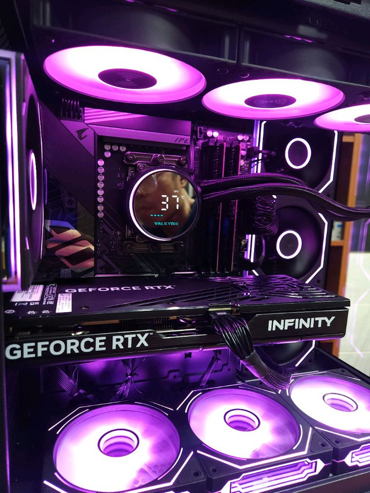 미사용 ) 9800X3D & RTX5070 게이밍 컴퓨터 PC 이미지