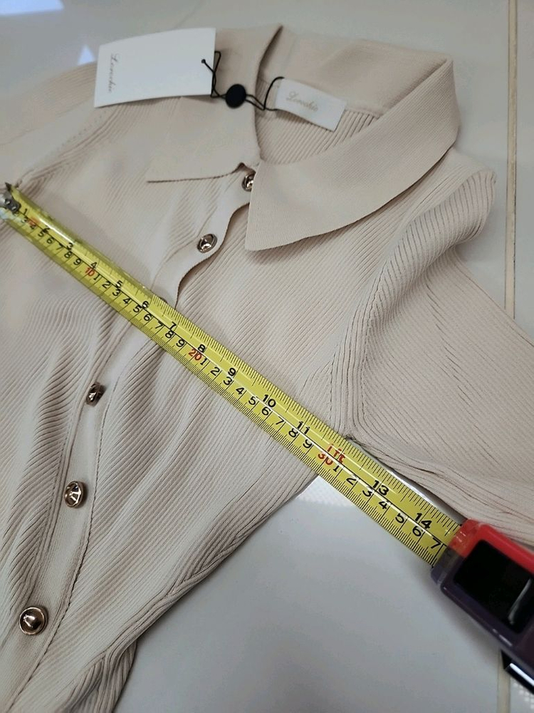 23만원짜리 백화점 브랜드 로로시크 언발란스 골드버튼 슬림핏 A라인 골지니트원피스 이미지