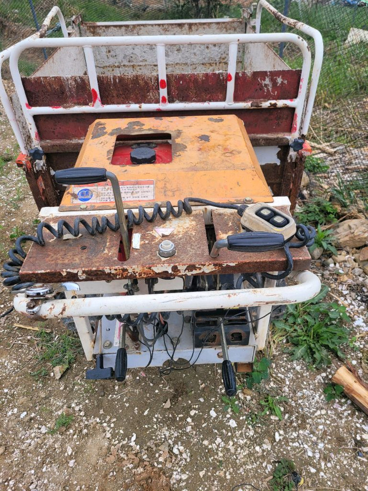 동력 궤도운반차 이미지