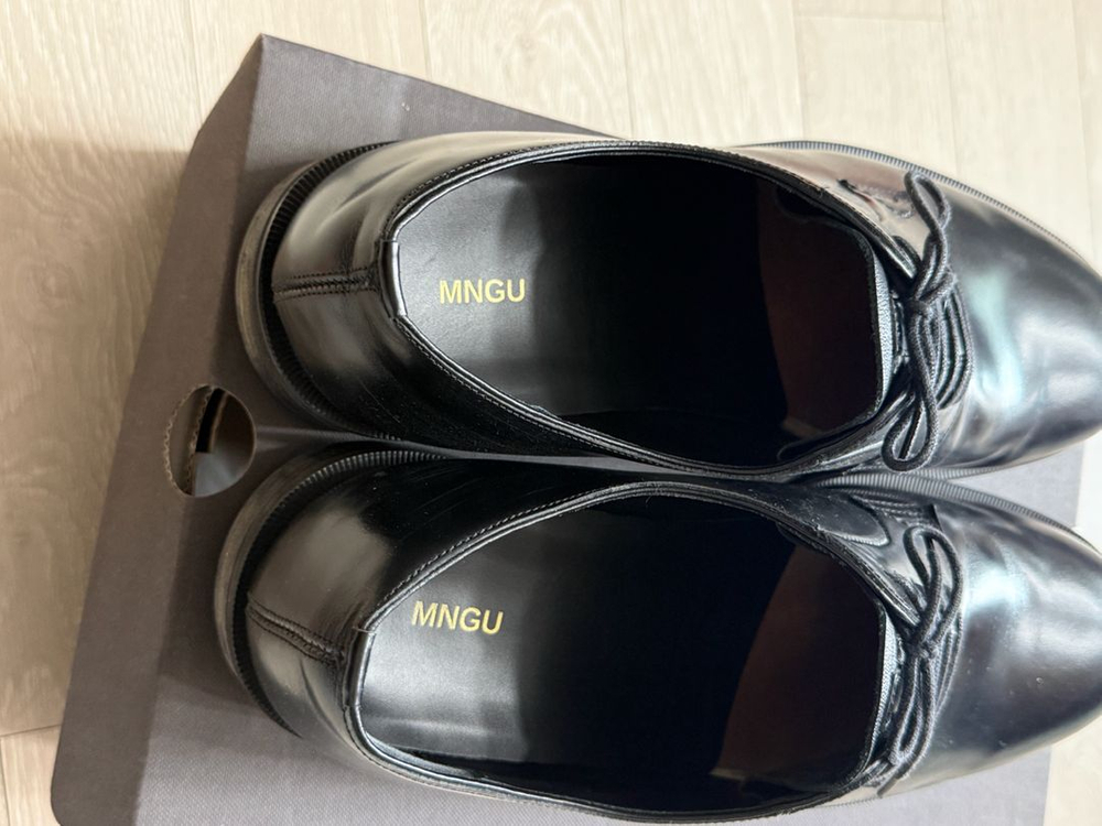 mngu 더비슈즈 280사이즈 판매합니다 이미지