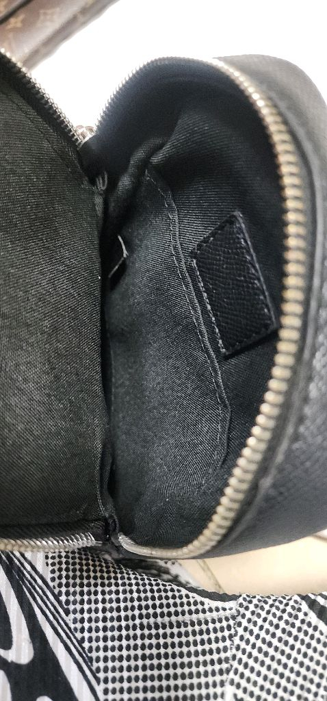 보테가베네타 반지갑/ 루이비통 아웃도어 슬링백 이미지