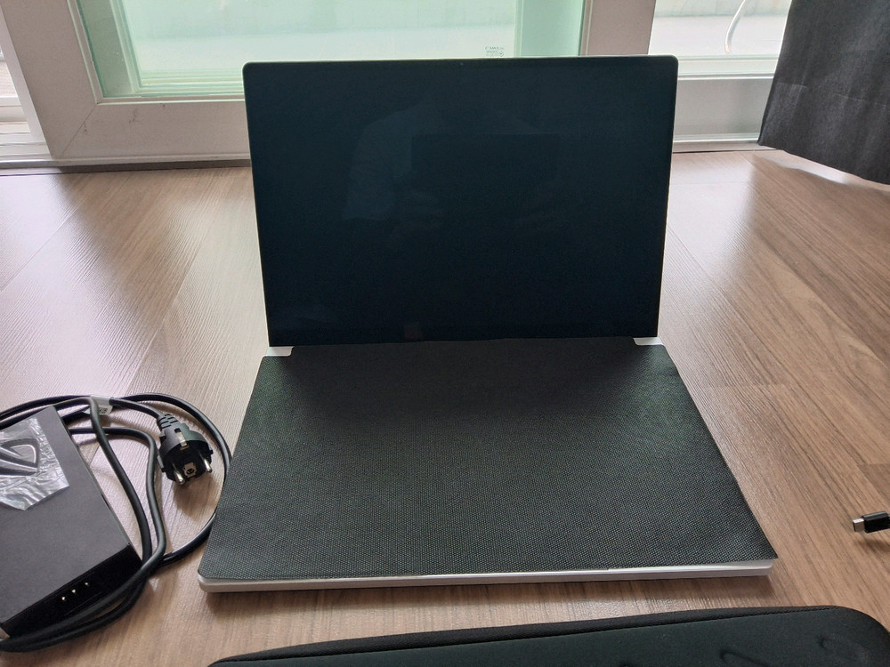 ASUS ROG Zephyrus G16 GU605 모델 게이밍 노트북 이미지