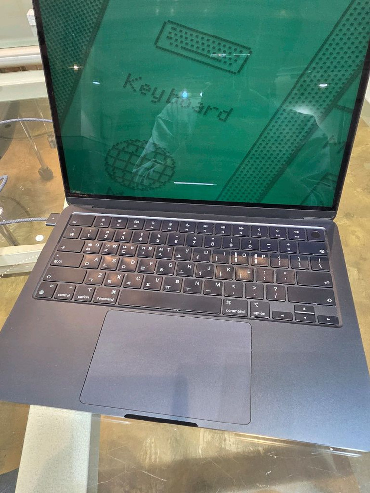 맥북에어 M2 13인치 256GB RAM 8GB 이미지