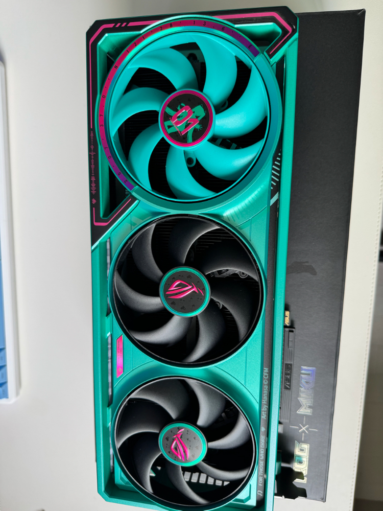 (S급) ASUS ROG ASTRAL 아스트랄 미쿠 RTX 5080 이미지