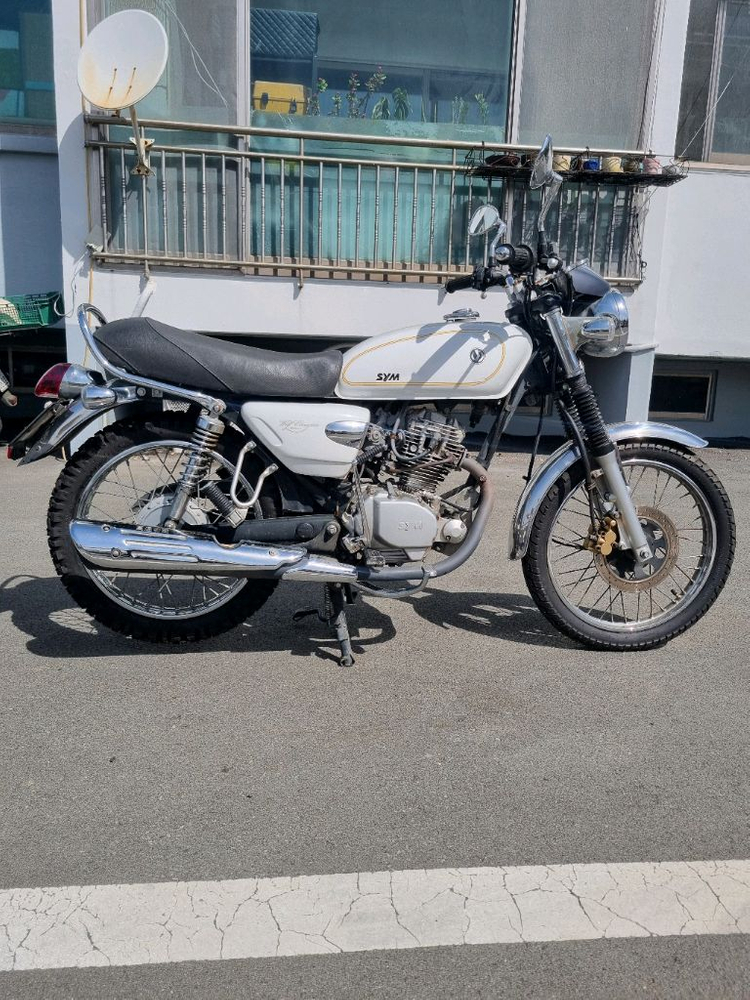 SYM 울프 클래식 125 이미지
