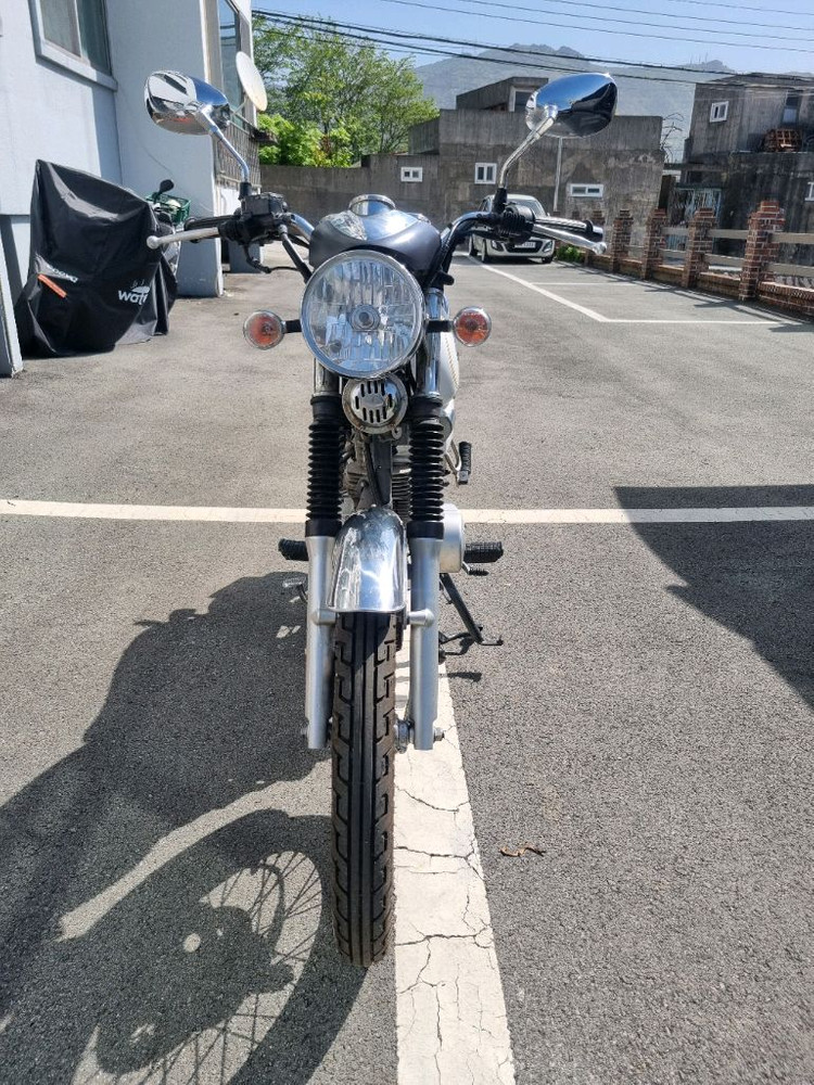 SYM 울프 클래식 125 이미지