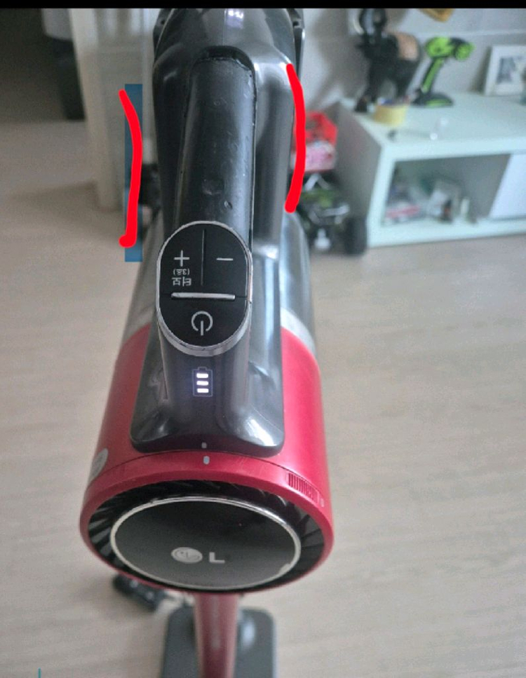 LG 코드제로 A9 무선청소기 전체적으로 깨끗하고 작동잘됩니다 이미지