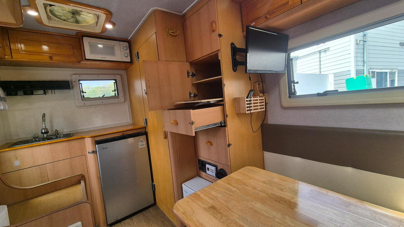 1톤 캠핑카 이미지