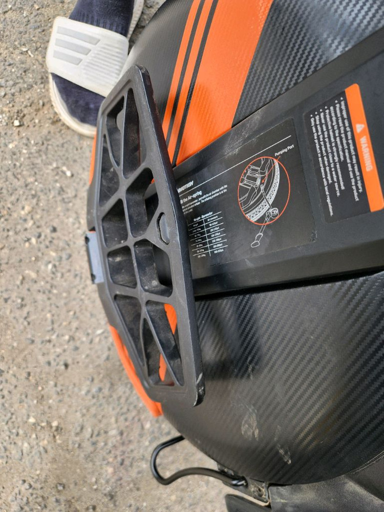 인모션 V11Y 전동휠 (주행거리 232.9km) 이미지