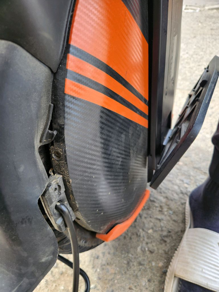 인모션 V11Y 전동휠 (주행거리 232.9km) 이미지