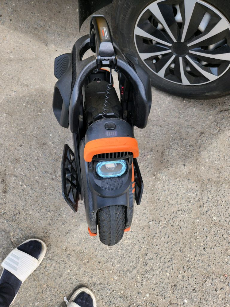 인모션 V11Y 전동휠 (주행거리 232.9km) 이미지