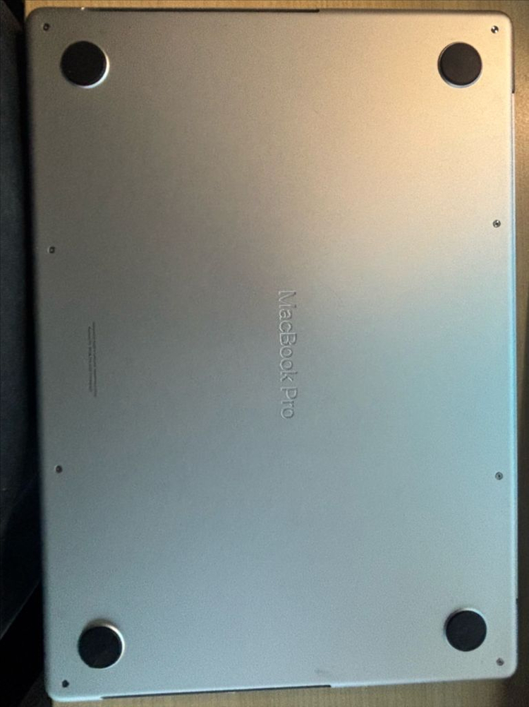 맥북 프로 M3 Pro 14인치 이미지