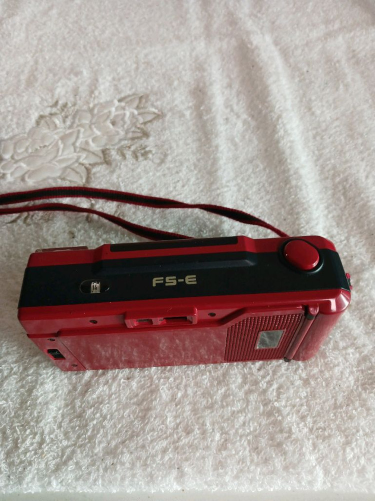 미놀타 자동 AF 레드 필름 카메라입니다 이미지