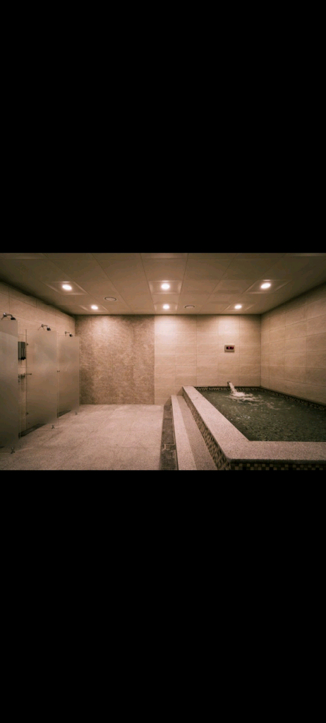 헬스장 수영장 일체형 건강관리센터 이미지