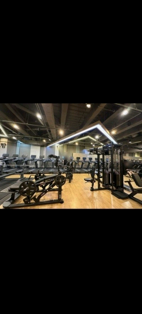 헬스장 수영장 일체형 건강관리센터 이미지