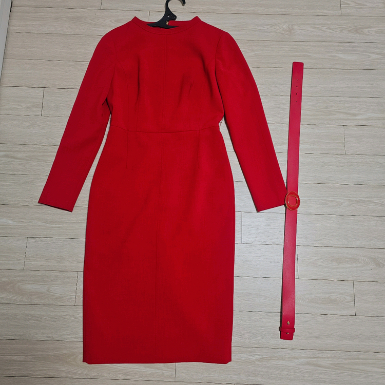 모조에스핀 벨트셋트 원피스 55사이즈-택포 9만원(정가 659,000원 이미지