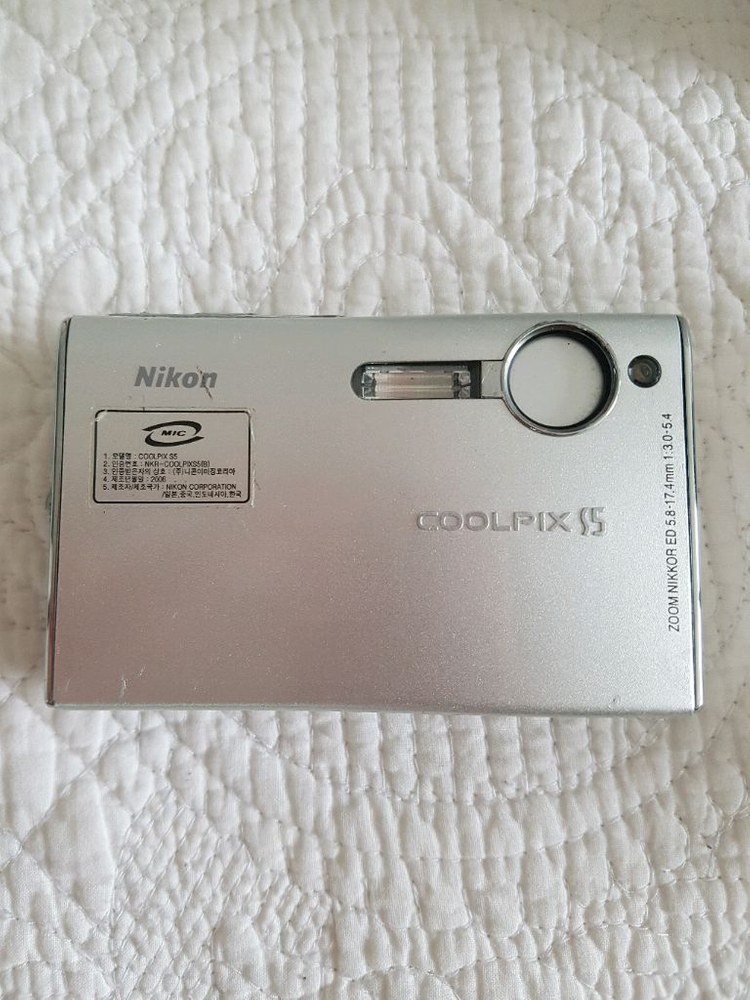 니콘 카메라, 충잘 무선충전거치대, 파리퇴치기 팝니다 이미지