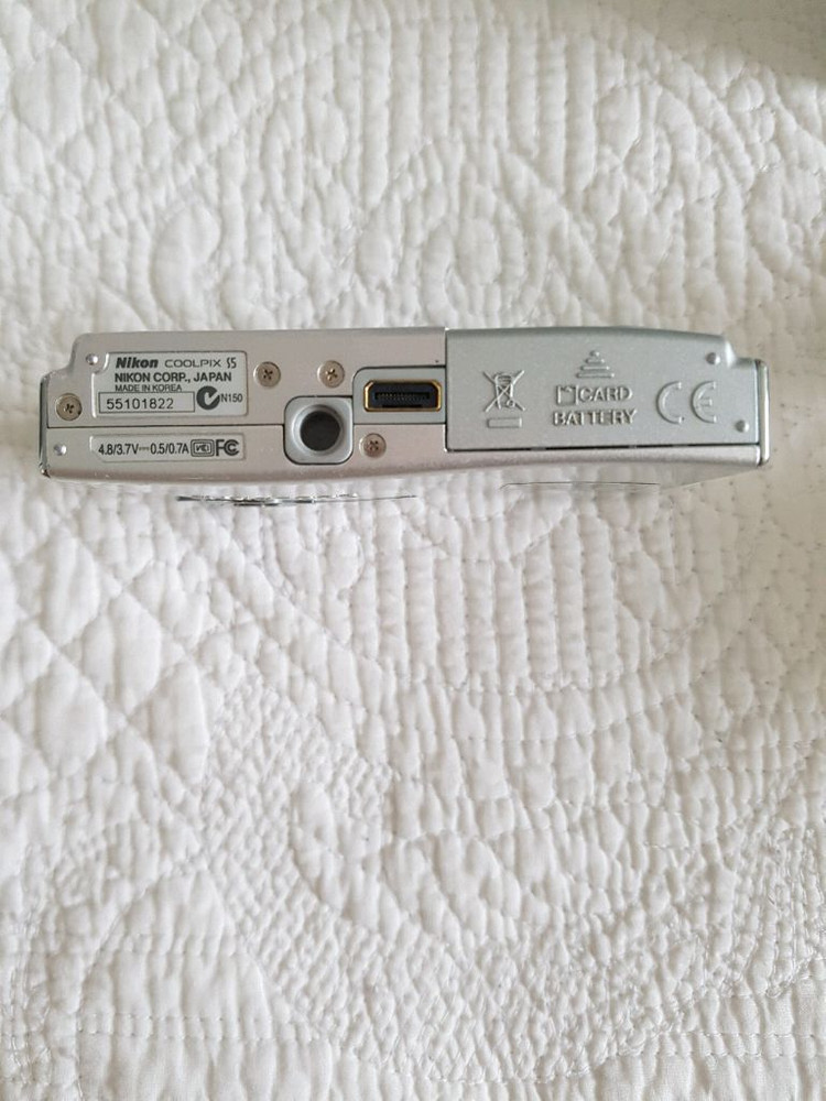 니콘 카메라, 충잘 무선충전거치대, 파리퇴치기 팝니다 이미지