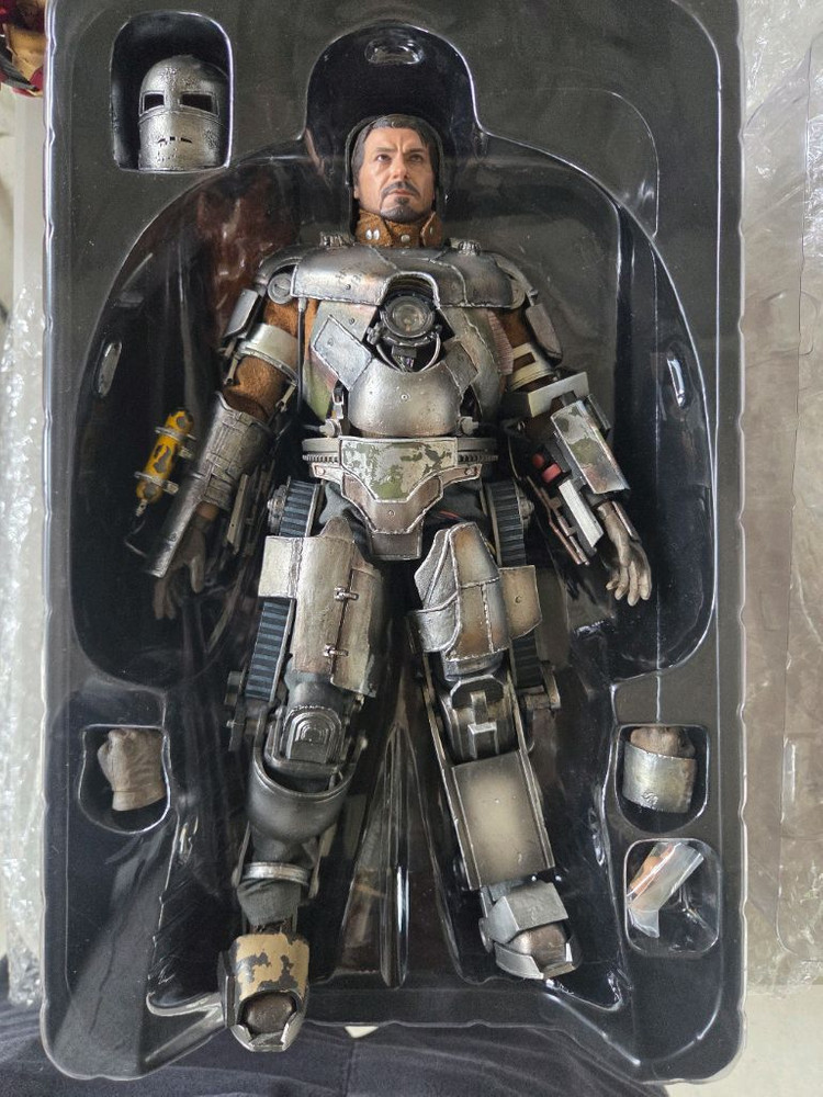 핫토이 아이언맨 마크(1-7)+홀오브아머(미개봉)+마크1(미개봉,서비스)워머신2(서비스) 팝니다 이미지