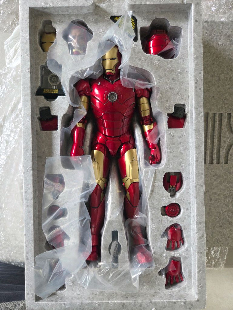 핫토이 아이언맨 마크(1-7)+홀오브아머(미개봉)+마크1(미개봉,서비스)워머신2(서비스) 팝니다 이미지