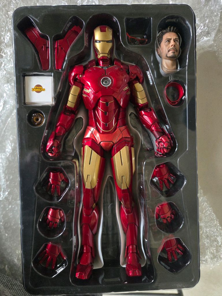 핫토이 아이언맨 마크(1-7)+홀오브아머(미개봉)+마크1(미개봉,서비스)워머신2(서비스) 팝니다 이미지