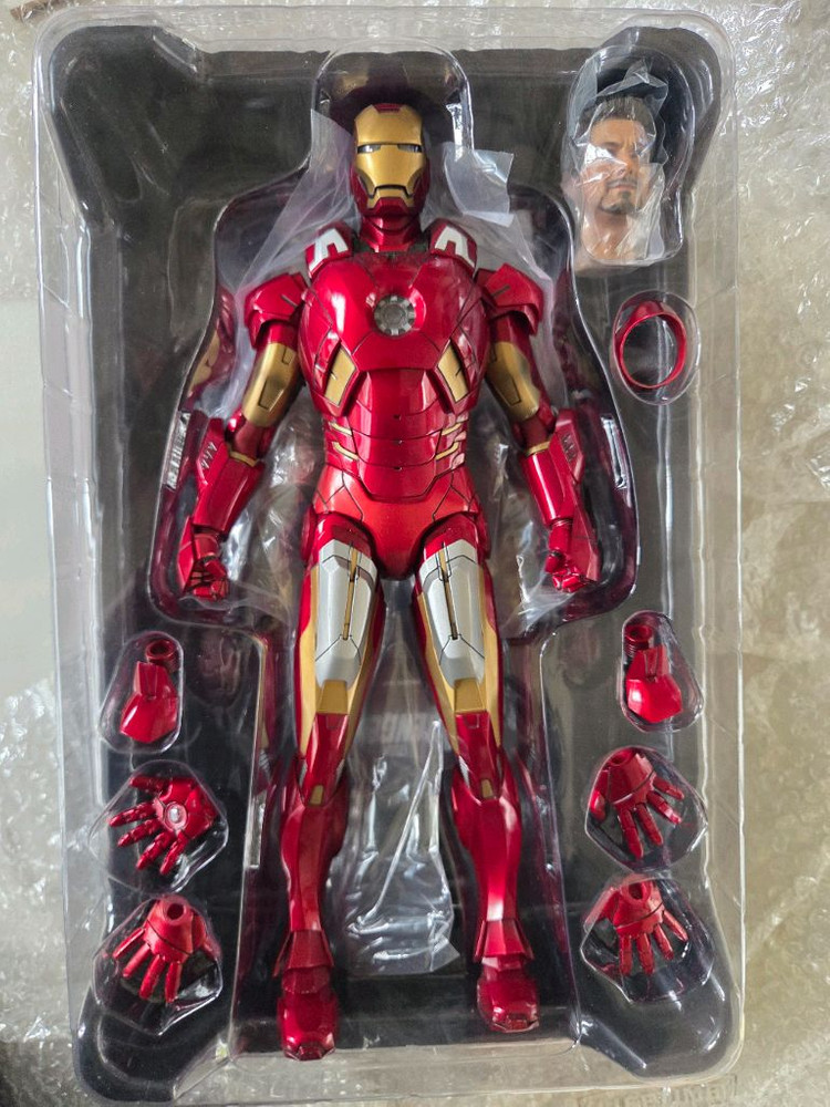 핫토이 아이언맨 마크(1-7)+홀오브아머(미개봉)+마크1(미개봉,서비스)워머신2(서비스) 팝니다 이미지