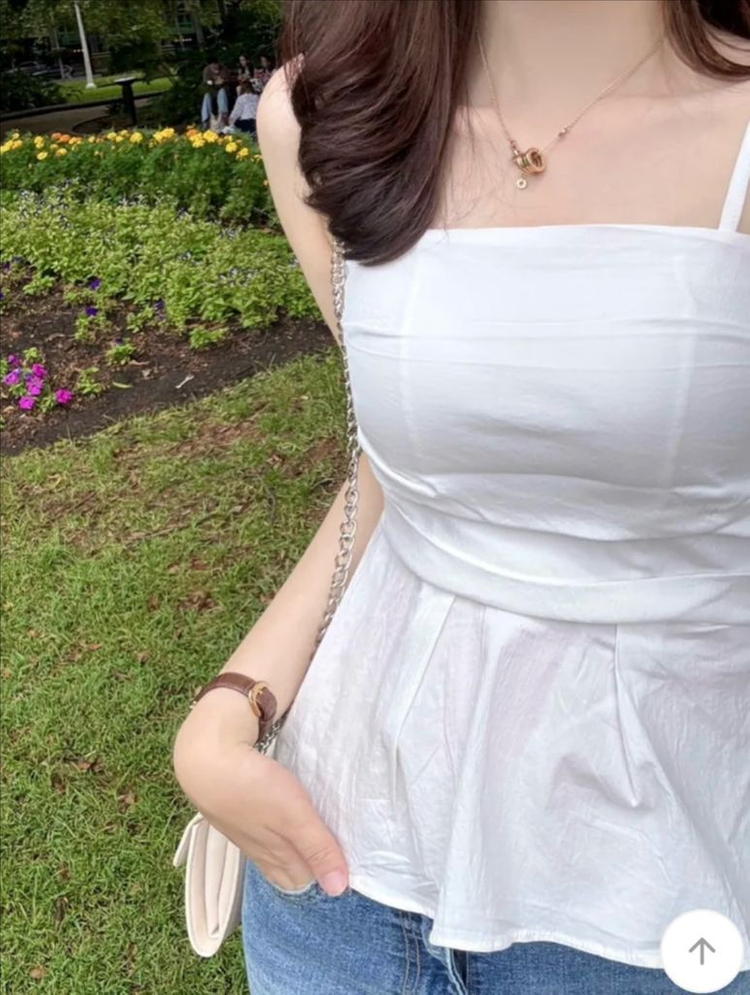 프릴 뷔스티에 블라우스 스모크밴딩 끈나시 이미지