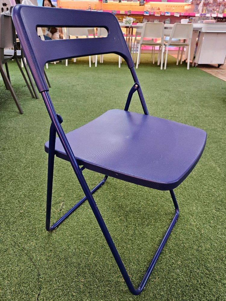 모던한 이케아 화이트 테이블 세트 이미지