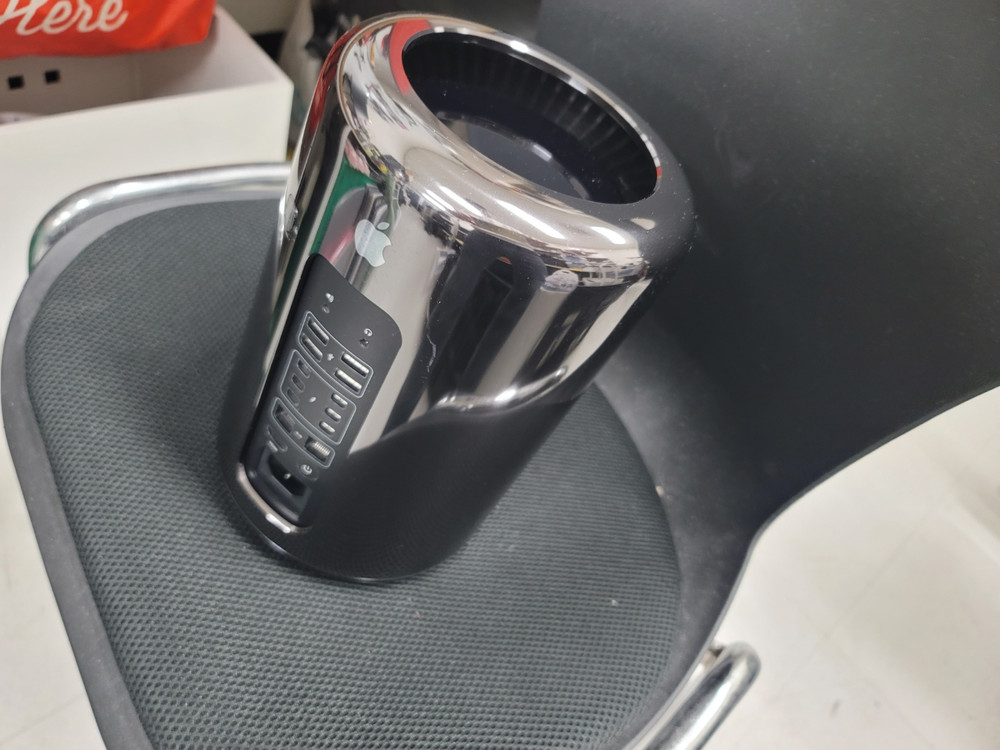 아이맥 프로 제온 10코어 2020 아이맥 27인치 원통형 맥프로 연탄맥 CTO 이미지