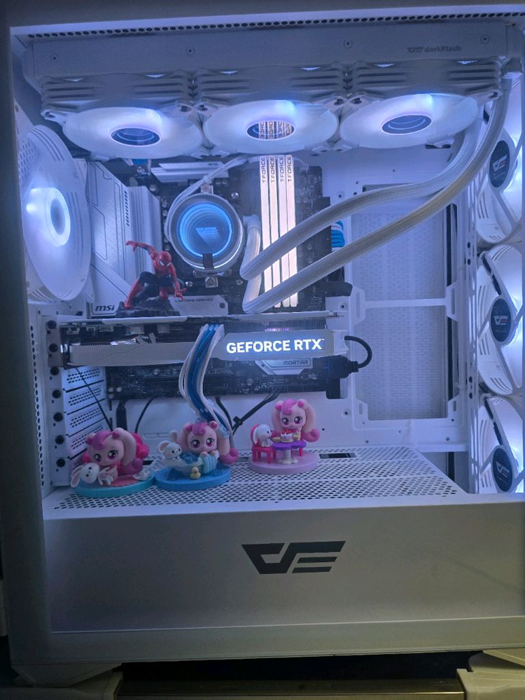 데스크탑 화이트 5600x 4060ti 이미지