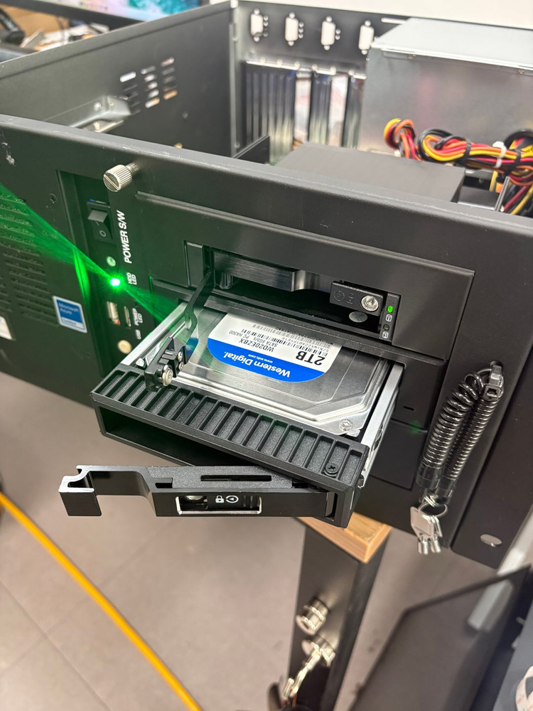 [S급 상태] i7-10700 / 32GB / 산업용 랙마운트 PC/실사용2년 이미지