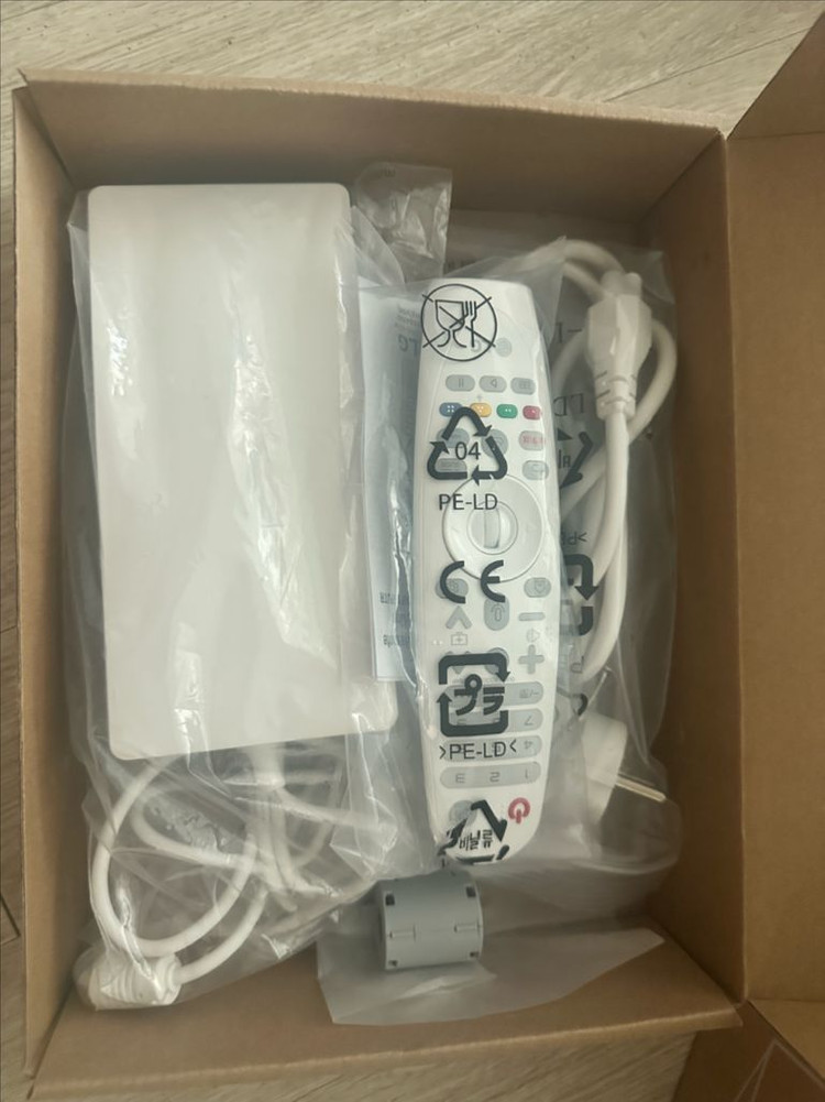 LG 시네빔 HU70LA 4K프로젝터 이미지