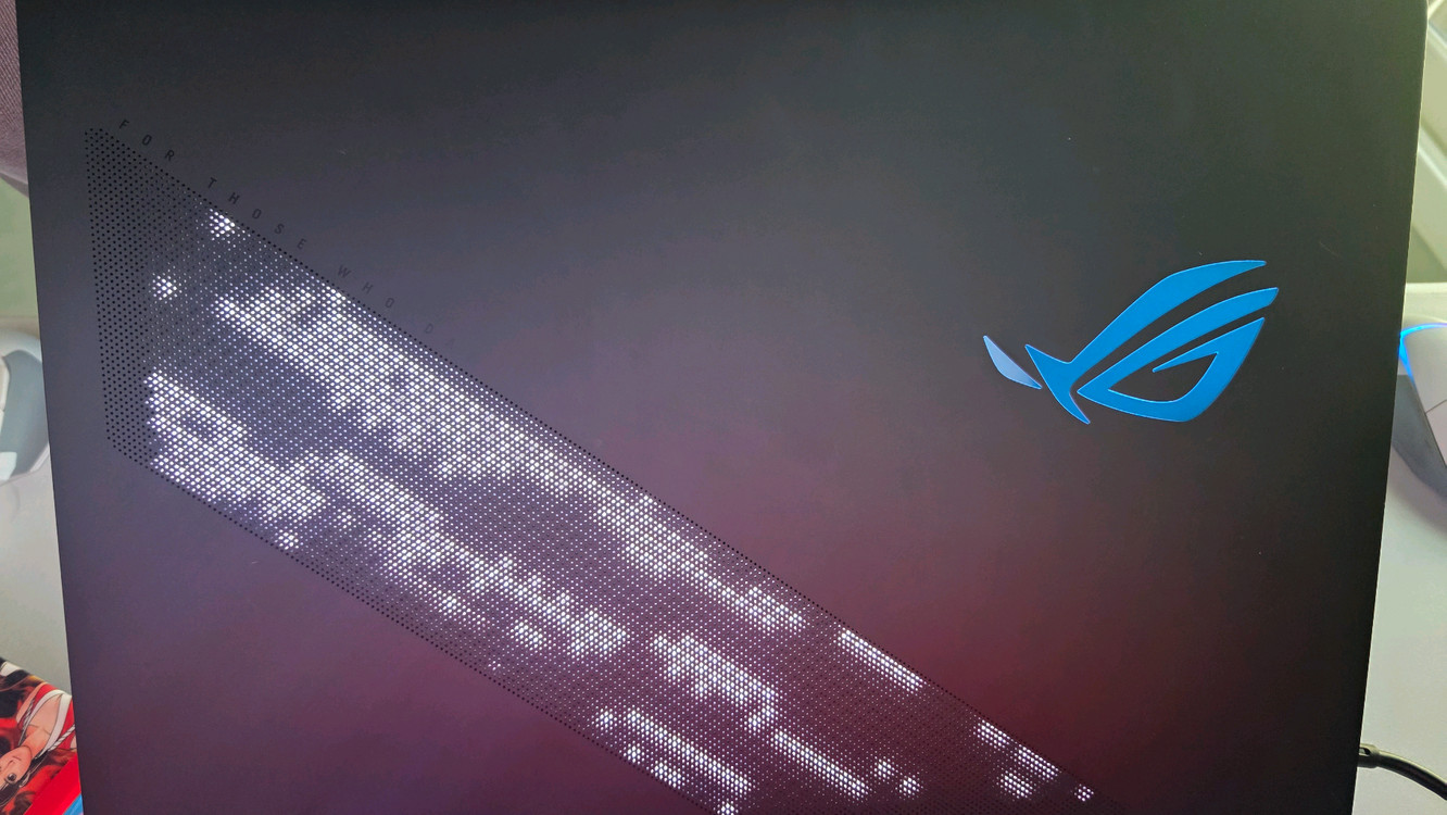 asus scar 18 5090 rog strix 노트북 이미지