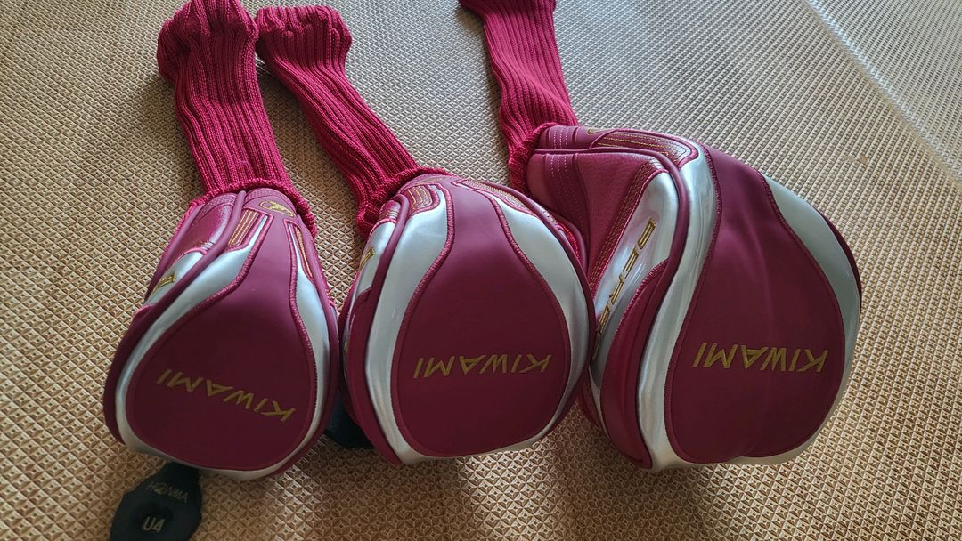 여성용 골프 드라이버 헤드커버 세트 이미지