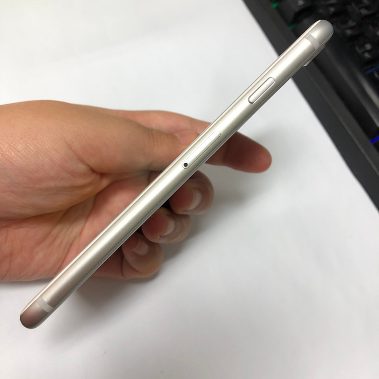 아이폰8 256GB 실버 중고폰 배터리100% 레트로감성 인스타 카메라폰 사진폰 212281 이미지