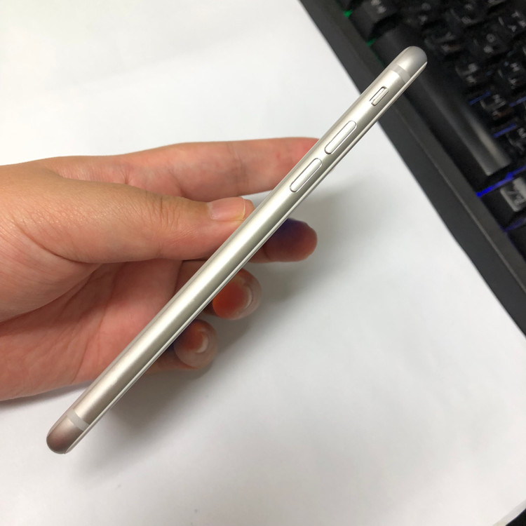 아이폰8 256GB 실버 중고폰 배터리100% 레트로감성 인스타 카메라폰 사진폰 212281 이미지