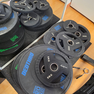 원판 150kg 일괄 + 스쿼트스탠드 + 헬스매트 12장 / 홈짐 정리 이미지