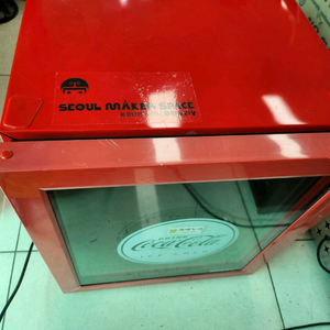 허스키 미니냉장고 코카콜라 디자인 45리터 상태좋음 경기광주 택배가능 이미지