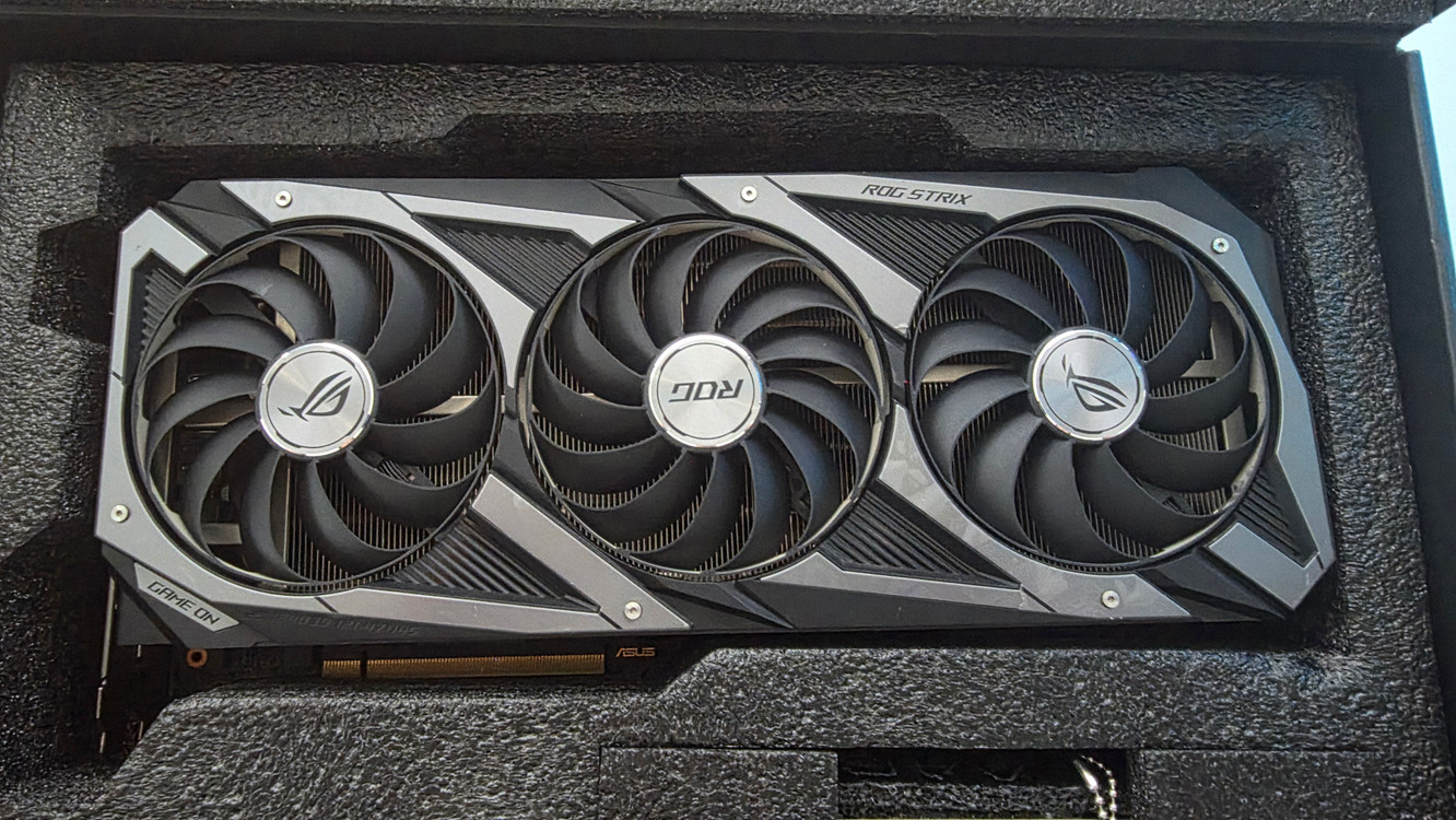 아수스 ROG RTX 3090 Strix OC 그래픽카드 이미지