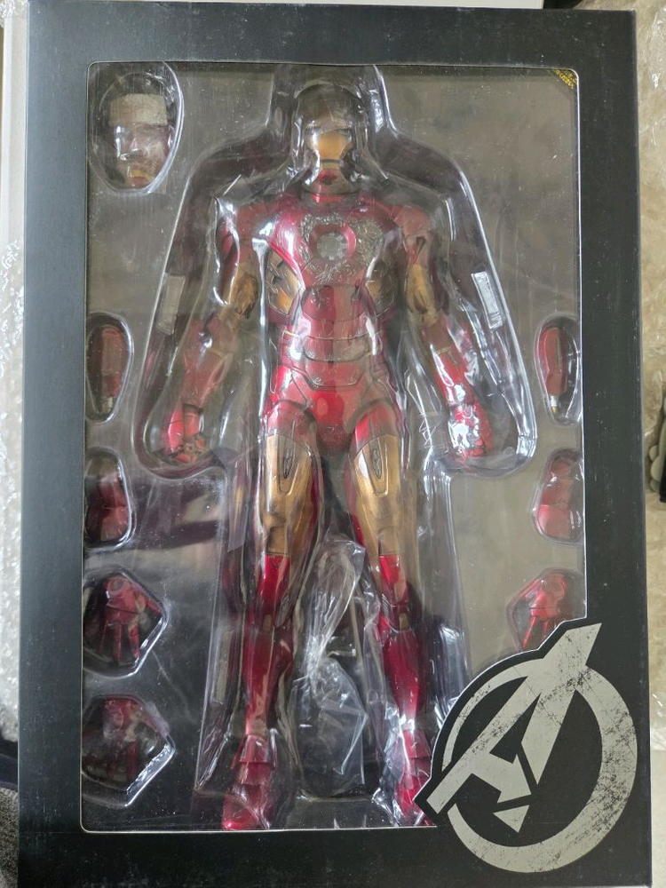 핫토이 아이언맨 마크7 배틀데미지 버젼 팝니다 이미지