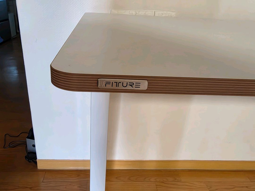 핏쳐 모션데스크(1400) 와 시디즈 T50 의자 세트로 판매합니다. 이미지