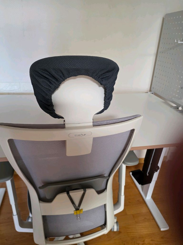 핏쳐 모션데스크(1400) 와 시디즈 T50 의자 세트로 판매합니다. 이미지