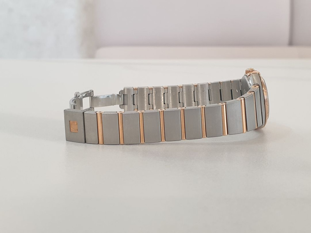 오메가 컨스틸레이션 콤비 자개다이얼 123.20.24.60.05.001 이미지