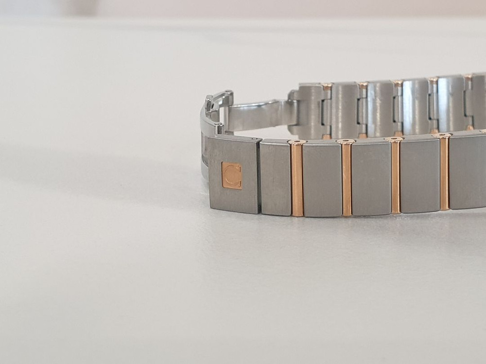 오메가 컨스틸레이션 콤비 자개다이얼 123.20.24.60.05.001 이미지