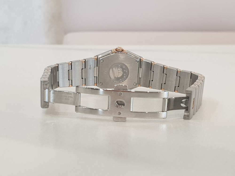 오메가 컨스틸레이션 콤비 자개다이얼 123.20.24.60.05.001 이미지