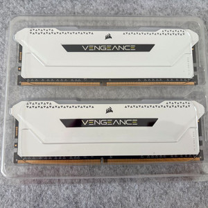 커세어 벤젠스 ddr4 16GB(8gbx2) 이미지