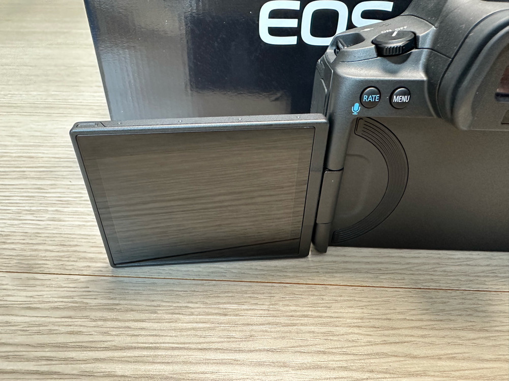 캐논 정품 EOS R5 바디 + BG-R10 세로그립 셋트로 판매합니다 이미지